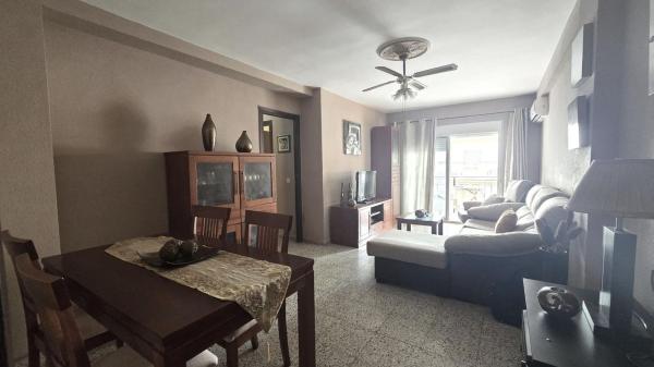 Venta de piso en Piso en Avenida Mar y Sierra, Sierra de Estepona-Avda de Andalucia, Estepona, Estepona
thumbnail 3