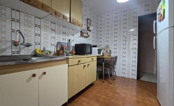 Venta de piso en Piso en Avenida Mar y Sierra, Sierra de Estepona-Avda de Andalucia, Estepona, Estepona
 photo 4