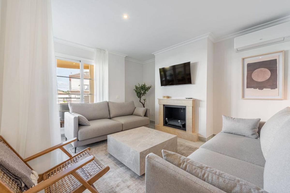 Продажа дуплекса на Dúplex en Nueva Andalucía, Marbella, Марбелла photo 2