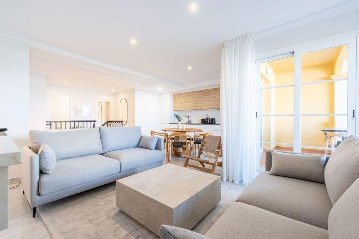Продажа дуплекса на Dúplex en Nueva Andalucía, Marbella, Марбелла photo 3