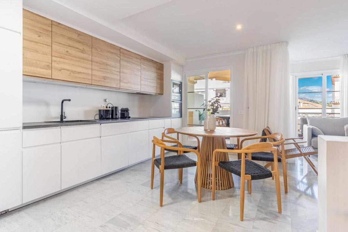 Продажа дуплекса на Dúplex en Nueva Andalucía, Marbella, Марбелла photo 4