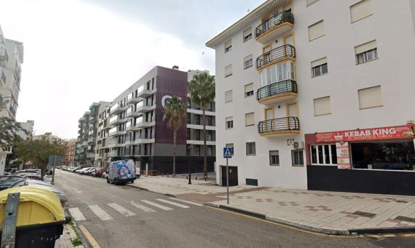 Продажа квартиры на Piso en Camino del Padre Cura, Puerto de Estepona, Estepona, Эстепона
thumbnail 3