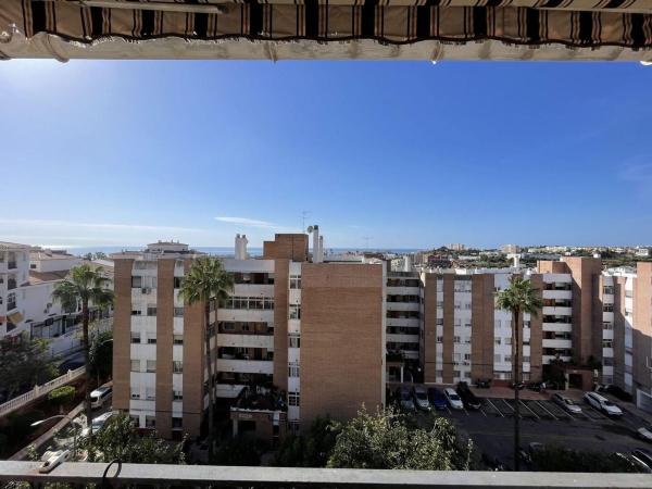 Sprzedaż mieszkania w Piso en Calle Vega, 8, Arroyo de la Miel, Benalmádena, Benalmádena
thumbnail 2