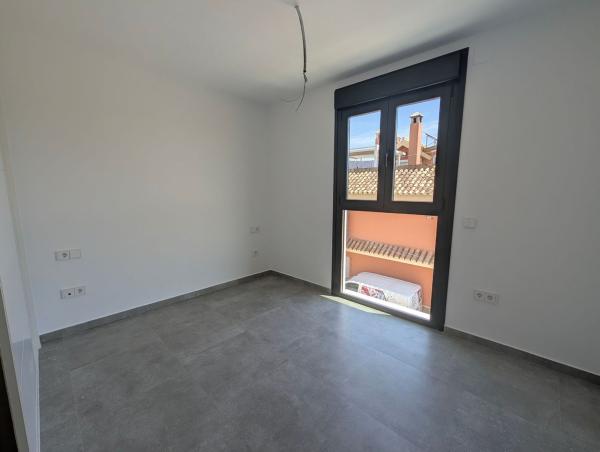 Sprzedaż mieszkania w Piso en Calle Buganvillas, 35, Los Pacos, Fuengirola, Fuengirola
thumbnail 3