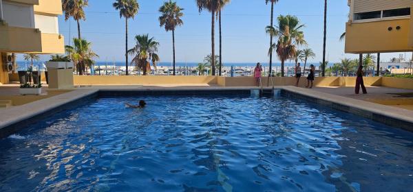 Sprzedaż mieszkania w Piso en Avenida Duque de Ahumada, Playa Bajadilla-Puertos, Marbella, Marbella
photo 1