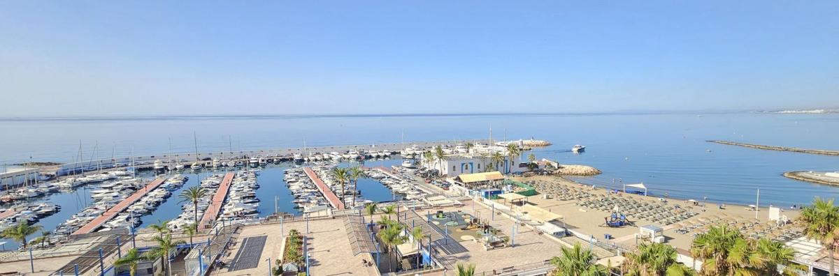 Sprzedaż mieszkania w Piso en Avenida Duque de Ahumada, Playa Bajadilla-Puertos, Marbella, Marbella
photo 2