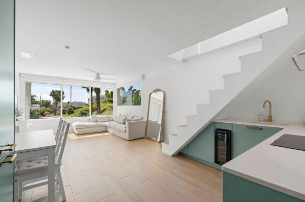 Дуплекс на продажу в Dúplex en Azahara 1 s/n, Aloha, Marbella, Марбелла thumbnail 3