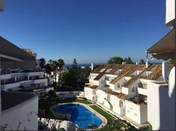 Дуплекс на продажу в Dúplex en Nueva Andalucía, Marbella, Марбелла photo 1