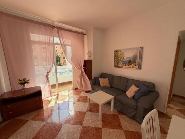 Sale of flat in Piso en Girón - Las Delicias - Pacífico, Málaga, Málaga
photo 1