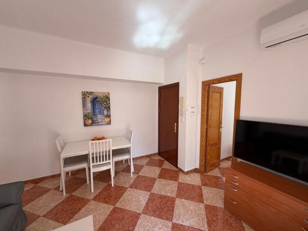 Sale of flat in Piso en Girón - Las Delicias - Pacífico, Málaga, Málaga
 photo 4