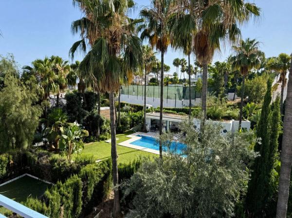 Chalet adosado en Los Naranjos, Marbella photo 3