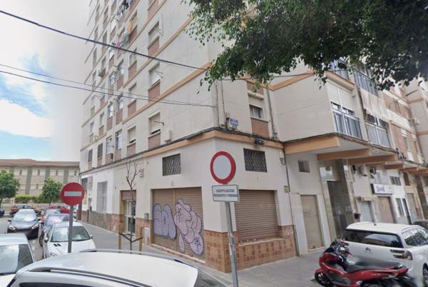 Sale of flat in Piso en Calle Eduardo Torres Roybon, Cruz del Humilladero - Los Tilos, Málaga, Málaga
thumbnail 2