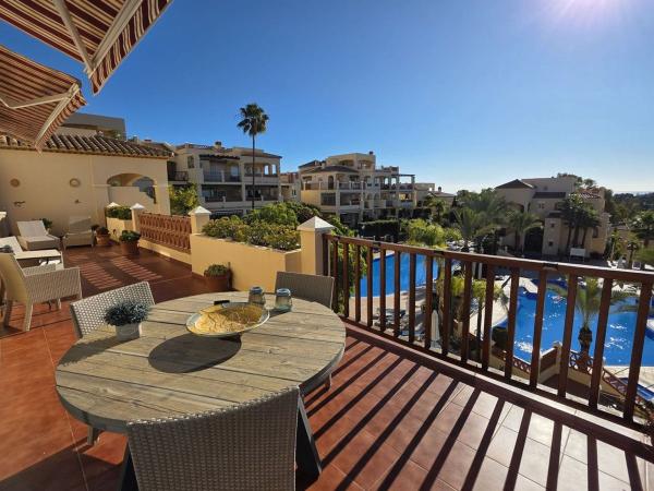 Sale of flat in Piso en Benatalaya, Estepona, Estepona
photo 1