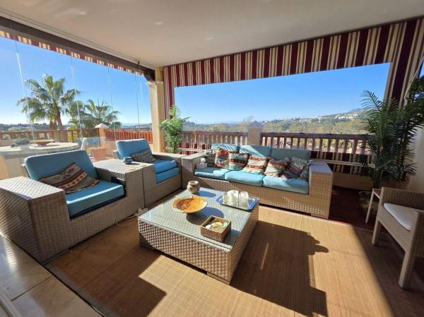 Sale of flat in Piso en Benatalaya, Estepona, Estepona
thumbnail 2