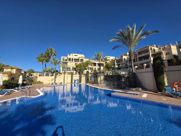 Sale of flat in Piso en Benatalaya, Estepona, Estepona
thumbnail 3
