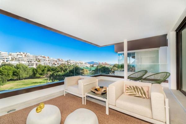 Продажа квартиры на Piso en Puerto de Estepona, Estepona, Эстепона
photo 1