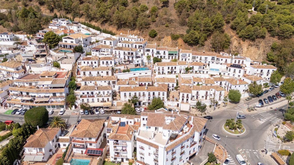 Properties for sale and rent in Spain photo 2