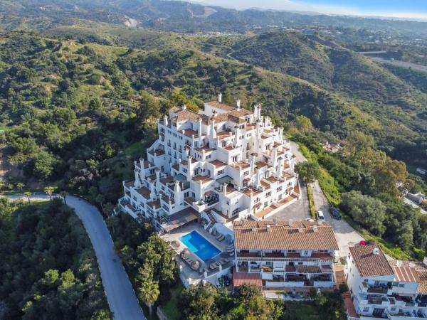 Duplex for sale on Dúplex en Diseminado Rio Padron, Altos de Estepona, Estepona, Estepona photo 3
