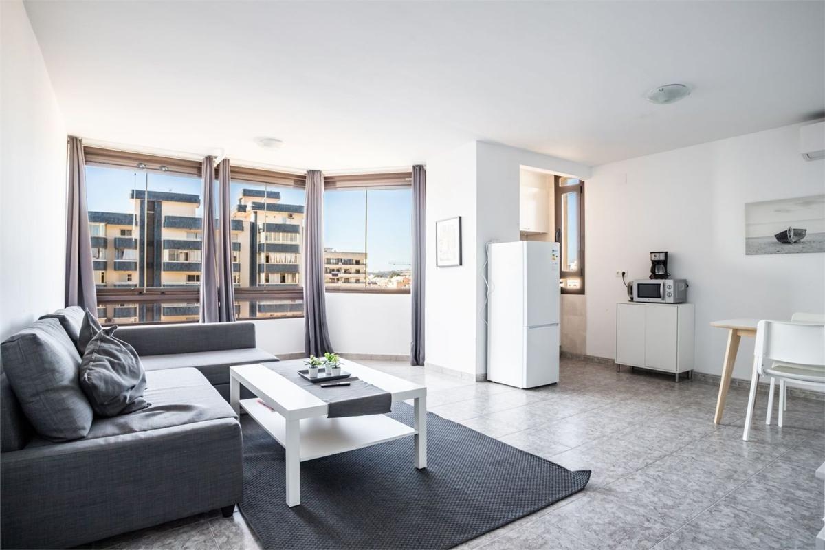 Продажа квартиры на Piso en Calle Jacinto Benavente, Zona Puerto Deportivo, Fuengirola, Фуэнхирола
photo 1
