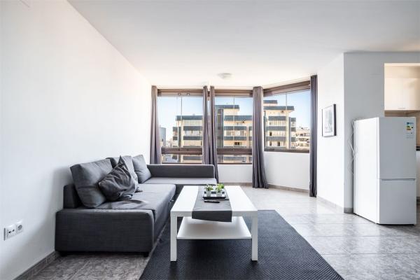 Продажа квартиры на Piso en Calle Jacinto Benavente, Zona Puerto Deportivo, Fuengirola, Фуэнхирола
thumbnail 2