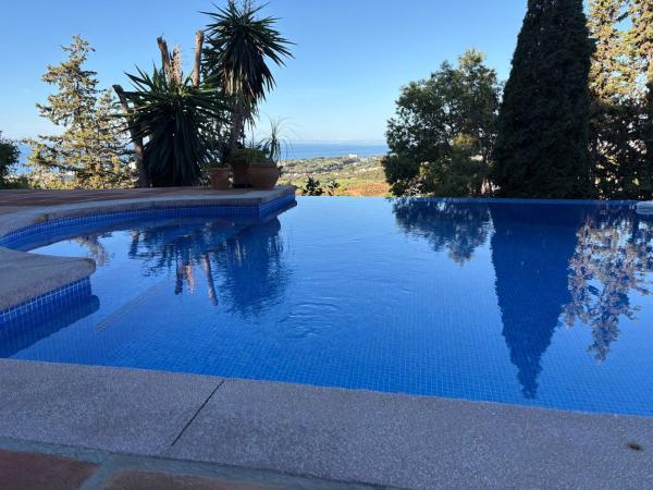 Casa o chalet independiente en Los Algarrobos-El Rosario, El Rosario-Ricmar, Marbella photo 1
