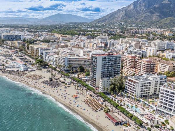 Sprzedaż mieszkania w Piso en Playa Bajadilla-Puertos, Marbella, Marbella
photo 1