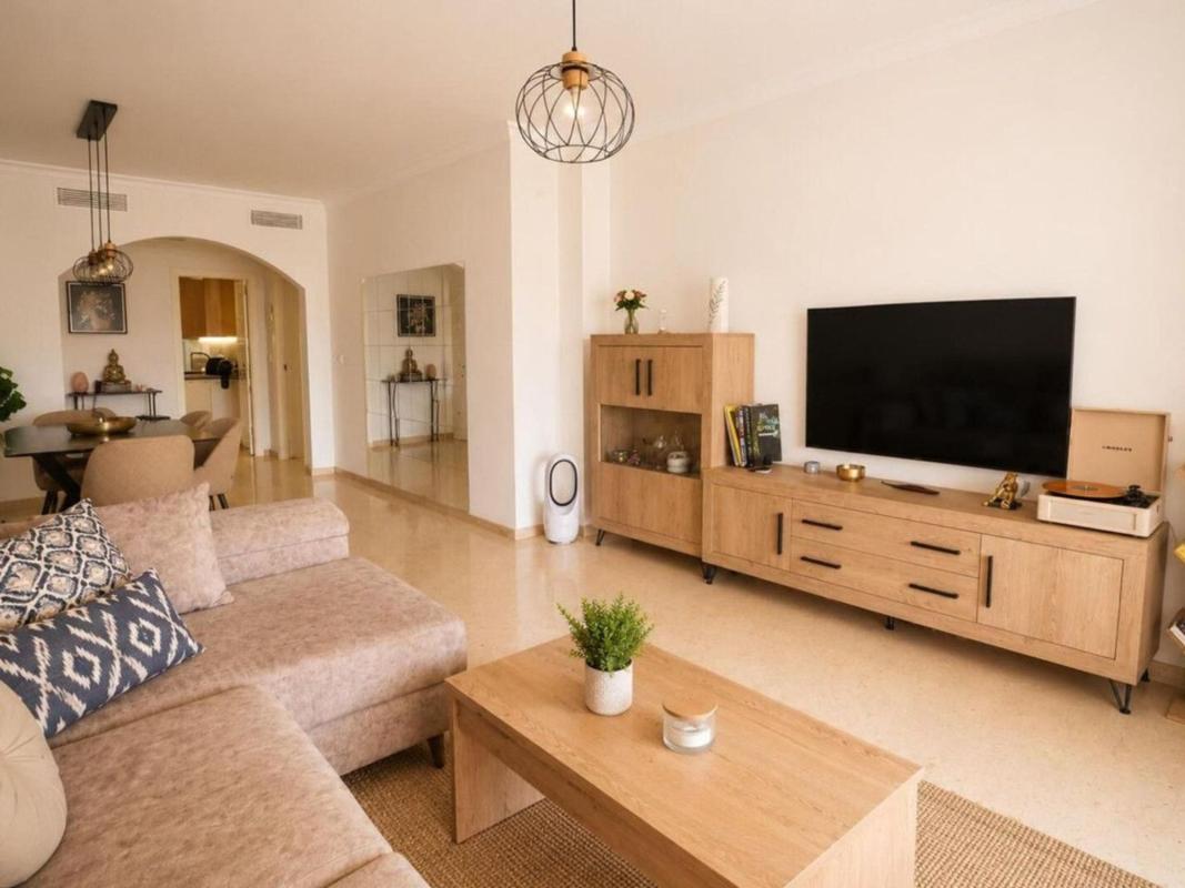 Venta de piso en Piso en Green Hills - Las Cumbres de Elviria, Marbella, Marbella
 photo 3