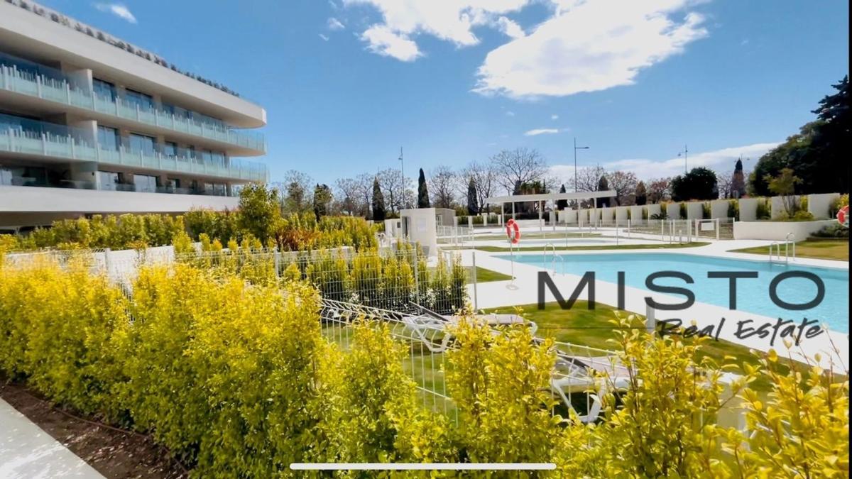 Venta de piso en Piso en Diseminado Ensanche Sur I, Linda Vista-Nueva Alcántara-Cortijo Blanco, Marbella, Marbella
photo 2