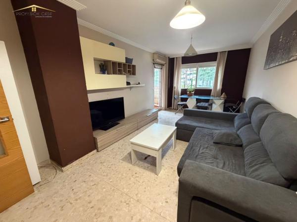 Venta de piso en Piso en Calle Juan Gorostidi, Cortijo de Maza-Finca Monsalvez-El Olivar, Málaga, Málaga
 photo 3