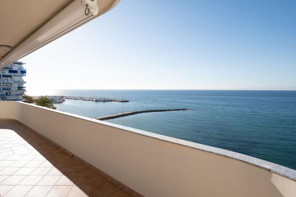 Ático en venta en  Ático en Maria De Salamanca, 3, Playa de la Fontanilla, Marbella, Marbella photo 1