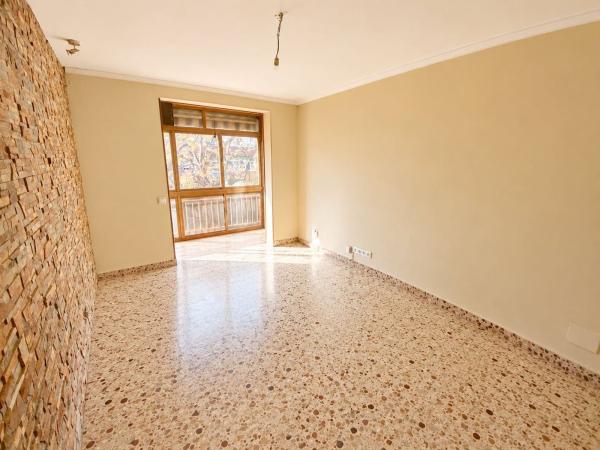 Venta de piso en Piso en Avenida Gregorio de Diego, Puerta Blanca - Almudena, Málaga, Málaga
 photo 1