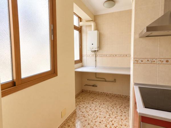 Venta de piso en Piso en Avenida Gregorio de Diego, Puerta Blanca - Almudena, Málaga, Málaga
 photo 3