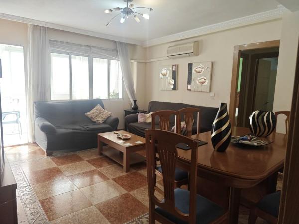 Venta de piso en Piso en Los Guindos - Parque Mediterráneo - Santa Paula, Málaga, Málaga
 photo 1