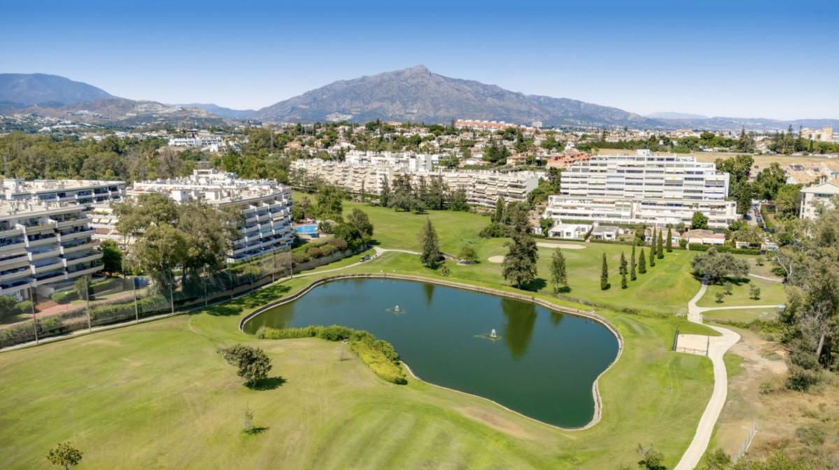 Sale of apartment in Piso en San Pedro Pueblo, Marbella, Marbella
photo 1