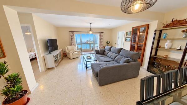 Продажа квартиры на Piso en Calle José Chacón, 1, Divina Pastora, Marbella, Марбелла
thumbnail 2