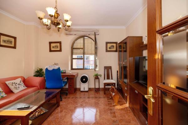 Продажа квартиры на Piso en Calle Martínez Maldonado, La Trinidad, Málaga, Малага
thumbnail 2