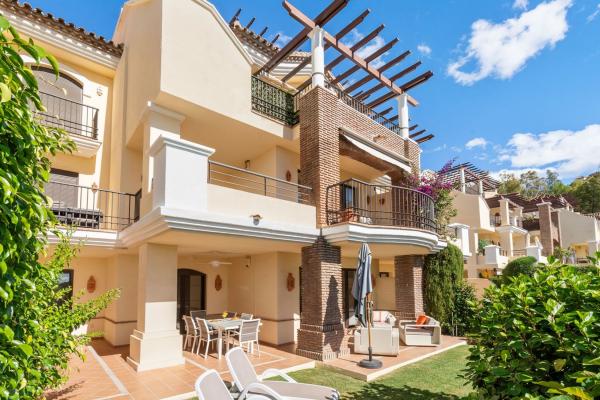 Venta de piso en Piso en Torre Esteril s/n, Los Arqueros-Puerto del Almendro, Benahavís, Benahavís
photo 1
