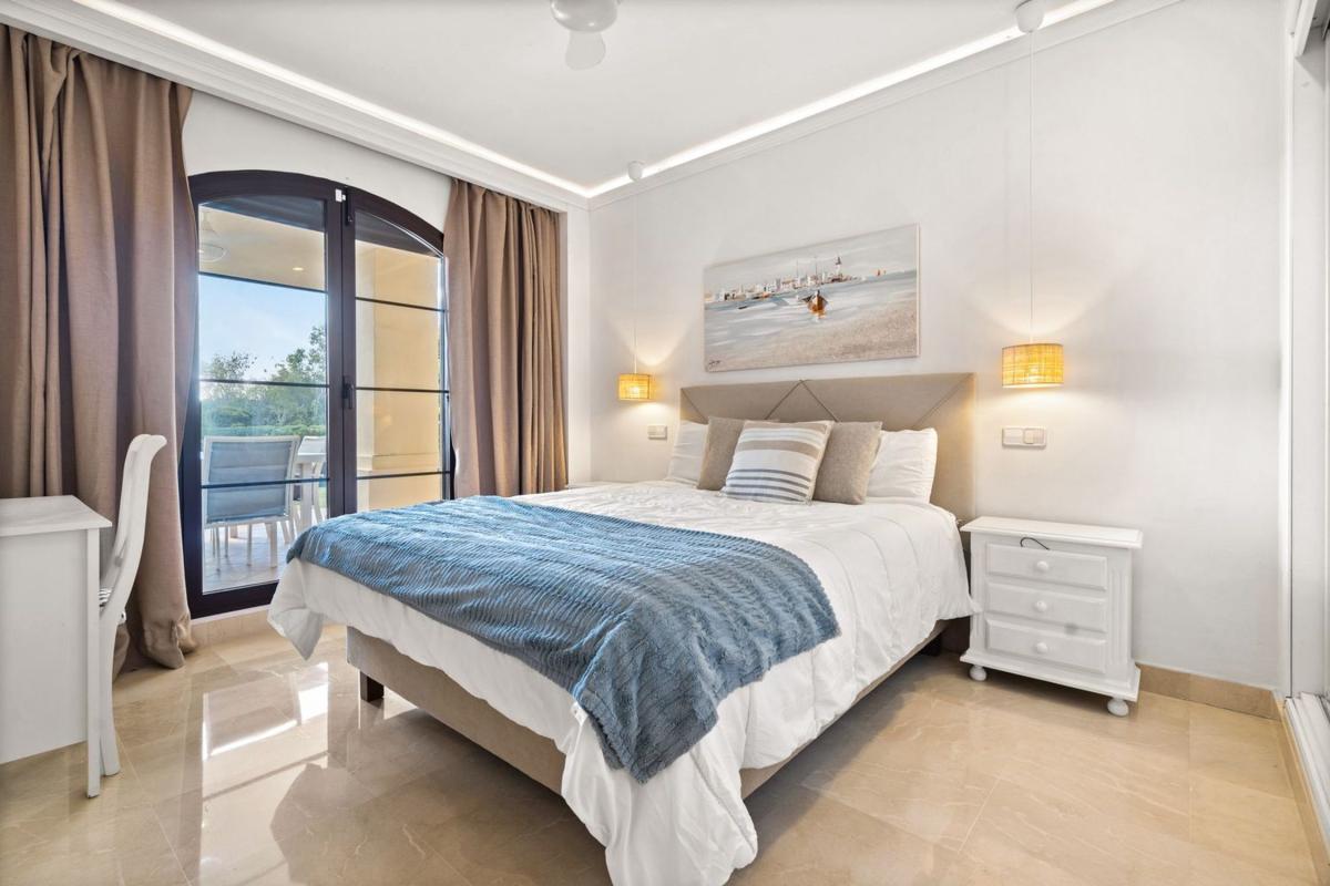 Venta de piso en Piso en Torre Esteril s/n, Los Arqueros-Puerto del Almendro, Benahavís, Benahavís
photo 4