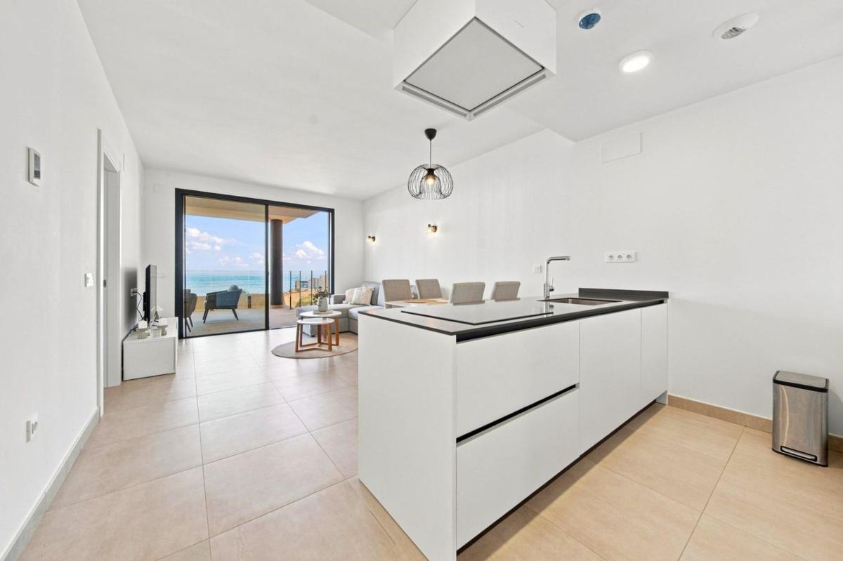 Продажа квартиры на Piso en Las Gaviotas, Fuengirola, Фуэнхирола
photo 4