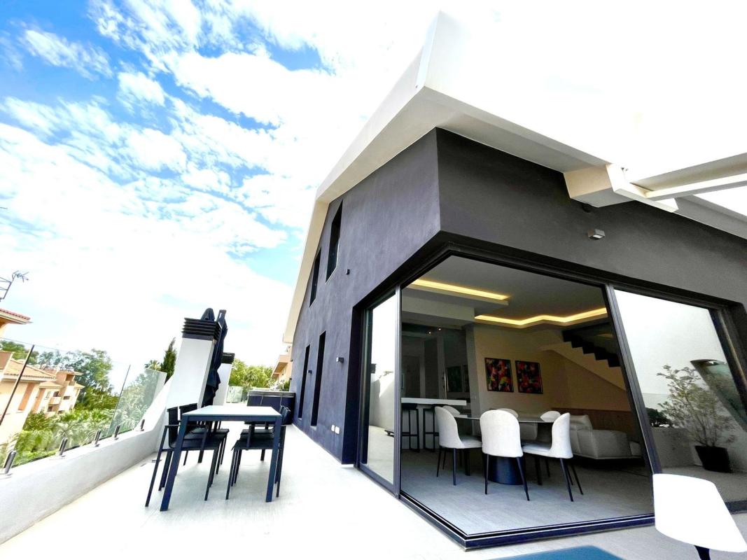Продажа пентхауса на  Ático en Calle de Las Golondrinas, Marbesa, Marbella, Марбелла photo 4