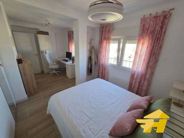 Продажа квартиры на Piso en Camino de Suárez, Victoria Eugenia, Málaga, Малага
 photo 4