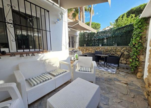 Chalet pareado en Urbanización Pueblo Andaluz s/n, Marbesa, Marbella photo 1