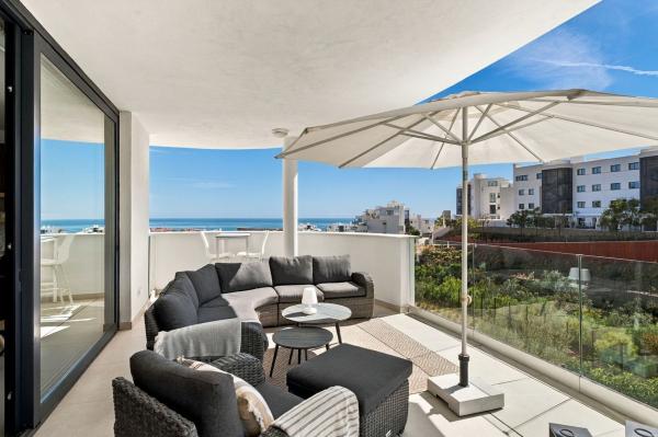 Venta de piso en Piso en Calle Leticia, 2, El Higuerón, Fuengirola, Fuengirola
 photo 1