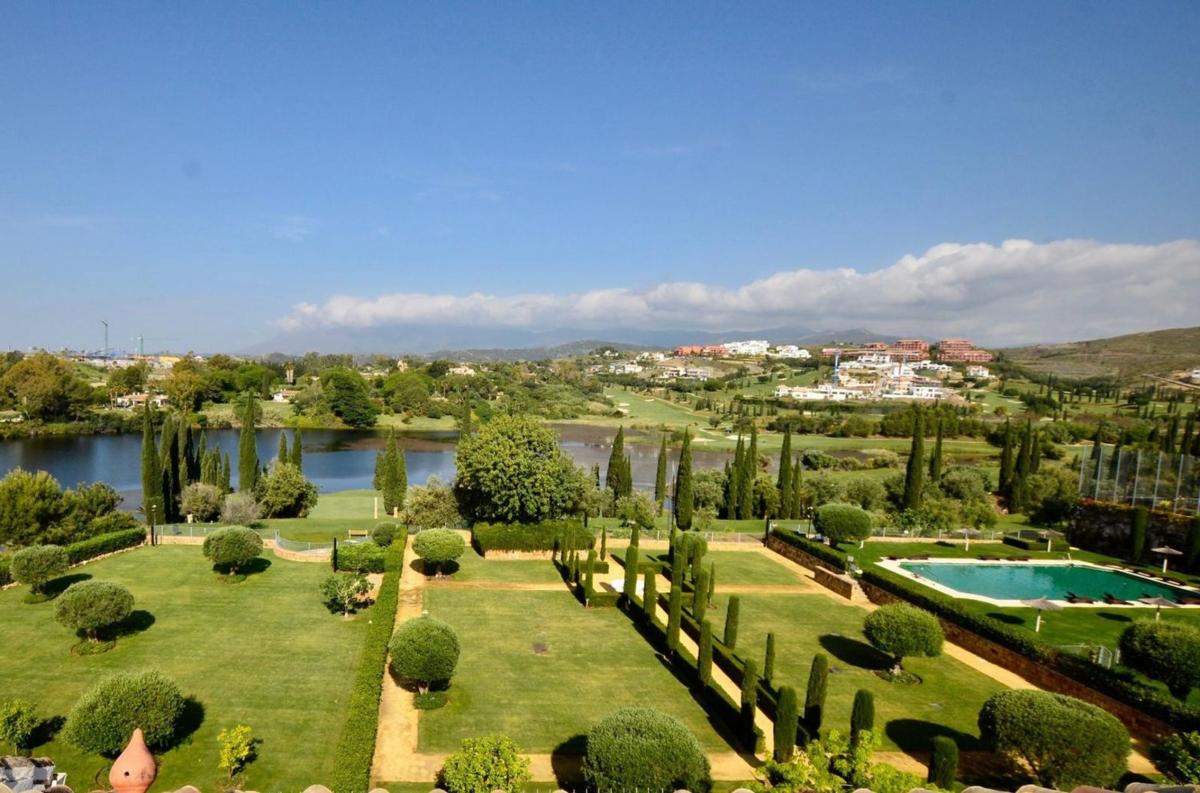 Venta de piso en Piso en Los Flamingos, Benahavís, Benahavís
photo 2
