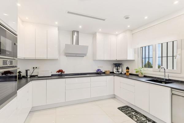Дуплекс на продажу в Dúplex en San Pedro Pueblo, Marbella, Марбелла photo 4