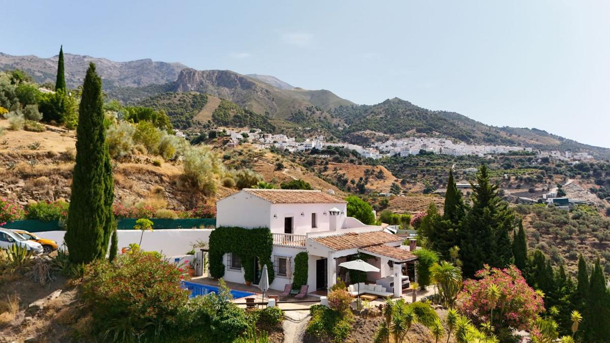Properties for sale and rent in Spain photo 5