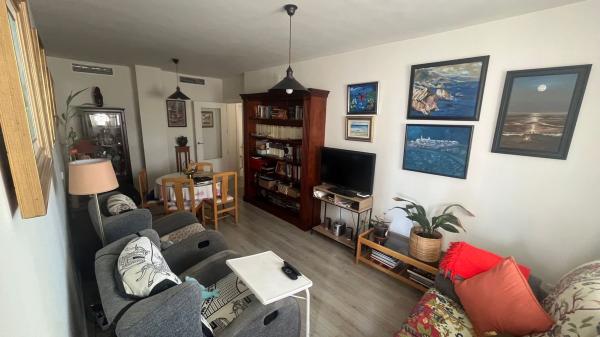 Sale of flat in Piso en Calle Catamarán, Los Guindos - Parque Mediterráneo - Santa Paula, Málaga, Málaga
photo 1