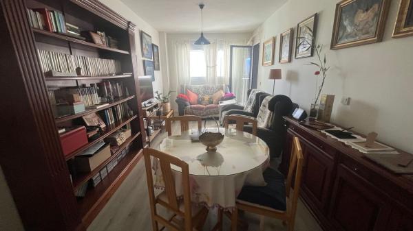 Sale of flat in Piso en Calle Catamarán, Los Guindos - Parque Mediterráneo - Santa Paula, Málaga, Málaga
thumbnail 3