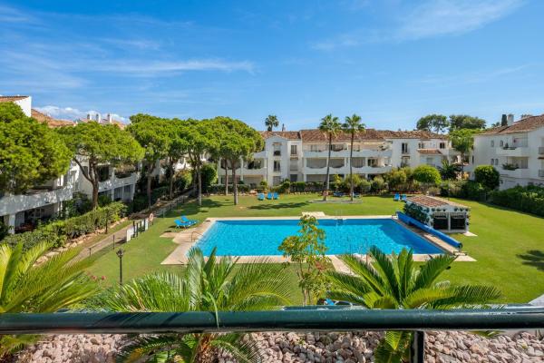 Mansarda na sprzedaż w Ático en Avenida de la Peseta, 37, Atalaya-Isdabe, Estepona, Estepona photo 1