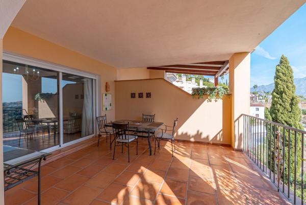 Venta de piso en Piso en Los Arqueros-Puerto del Almendro, Benahavís, Benahavís
 photo 4